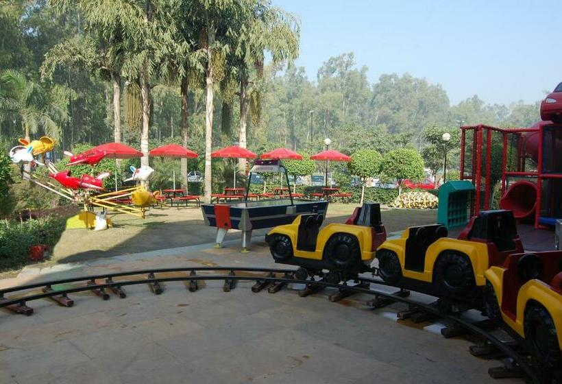 Motel Savoy Greens Karnal