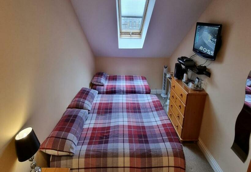 بنسيون Town House B & B