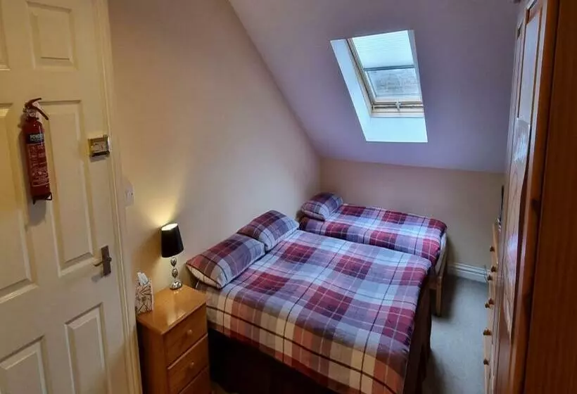 Majatalo Town House B & B