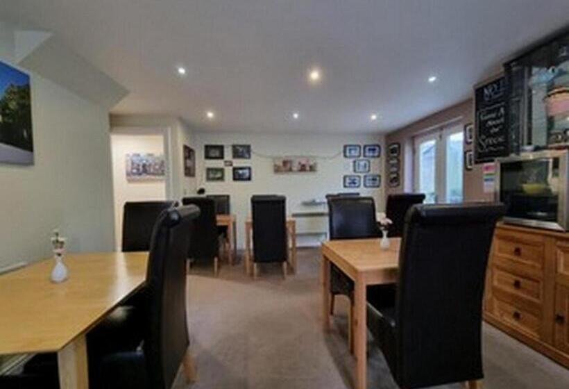 بنسيون Town House B & B