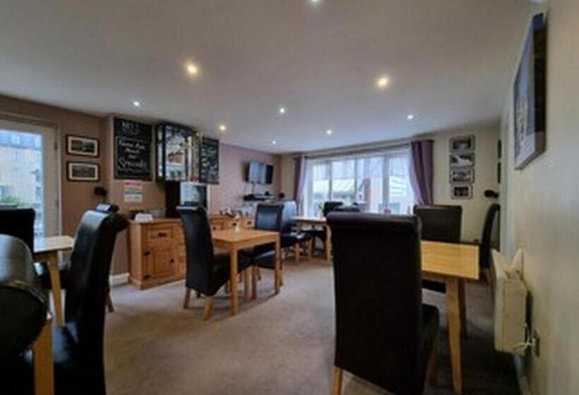 بنسيون Town House B & B