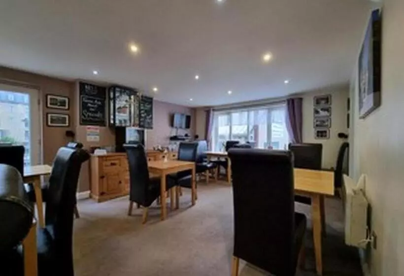 Majatalo Town House B & B