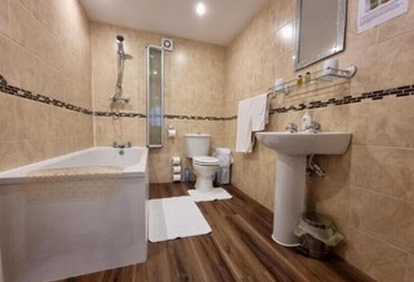 بنسيون Town House B & B