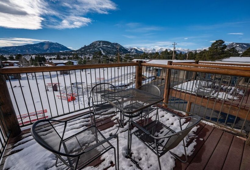 هتل Blue Door Inn