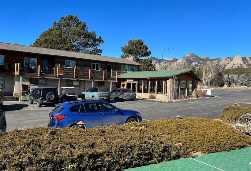 בית מלון כפרי Blue Door Inn