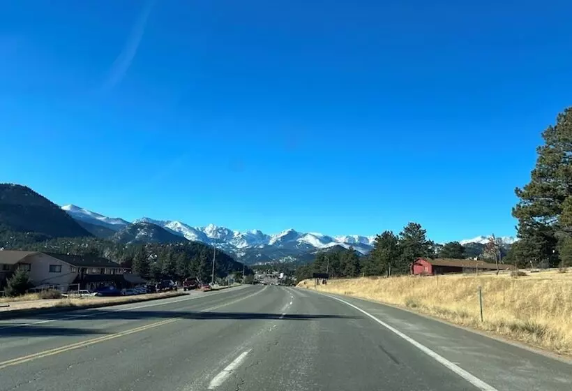 בית מלון כפרי Blue Door Inn