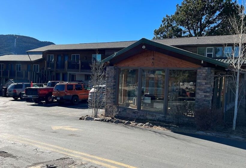 هتل Blue Door Inn