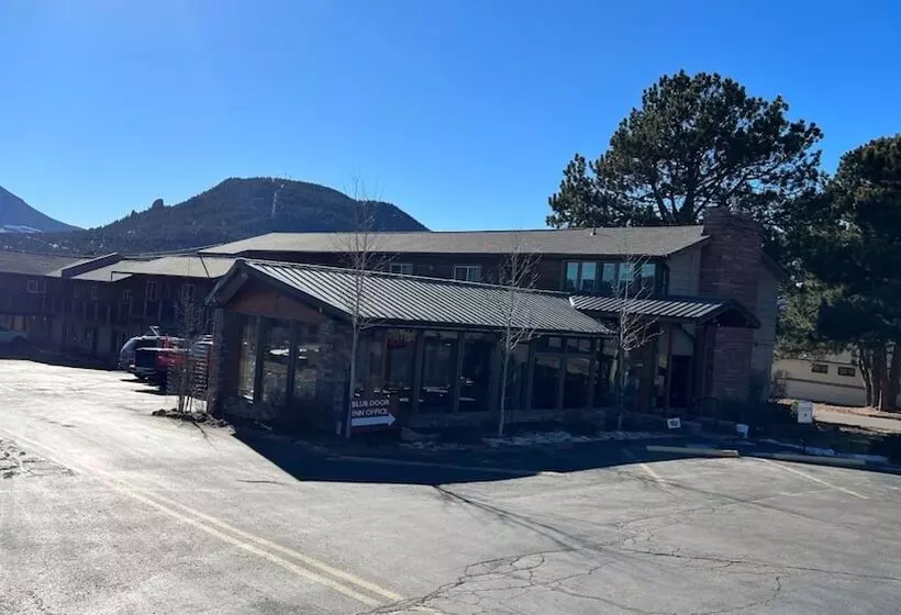 בית מלון כפרי Blue Door Inn