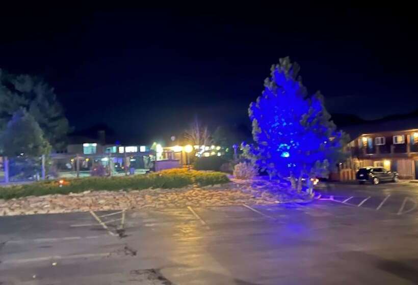 هتل Blue Door Inn