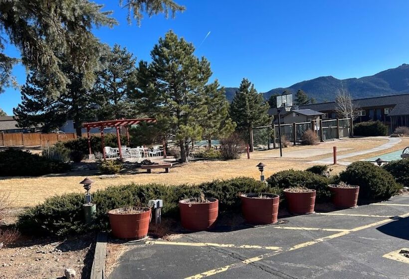 هتل Blue Door Inn