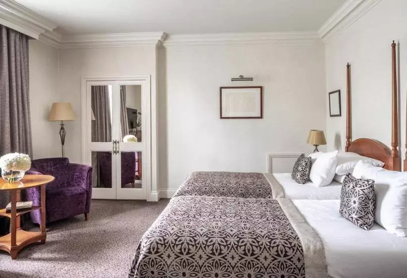 호텔 Brandshatch Place & Spa