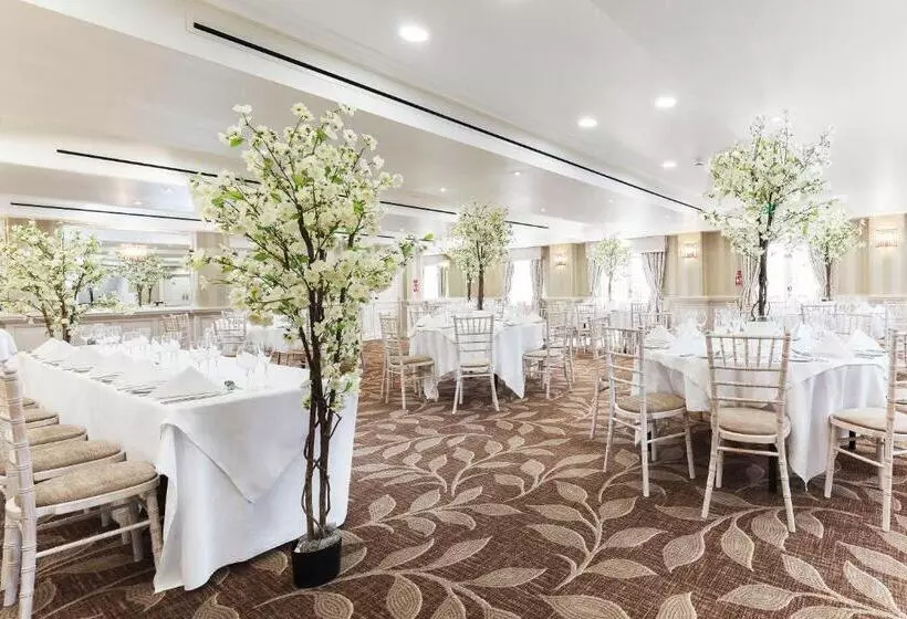 호텔 Brandshatch Place & Spa