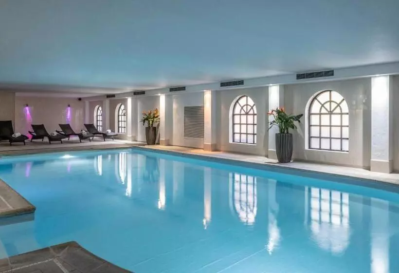 호텔 Brandshatch Place & Spa