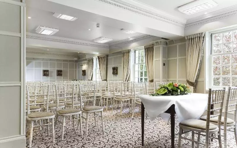 호텔 Brandshatch Place & Spa