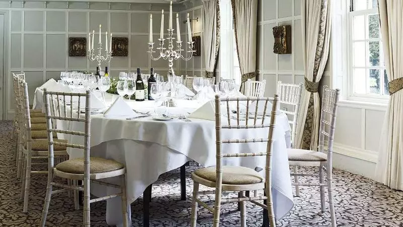 호텔 Brandshatch Place & Spa