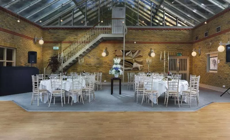 호텔 Brandshatch Place & Spa