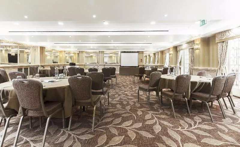 호텔 Brandshatch Place & Spa