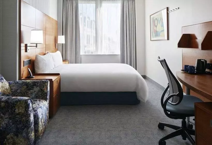 Club Quarters Hotel St Paul S, London