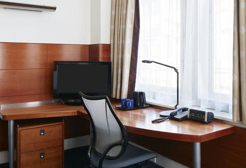 Club Quarters Hotel St Paul S, London