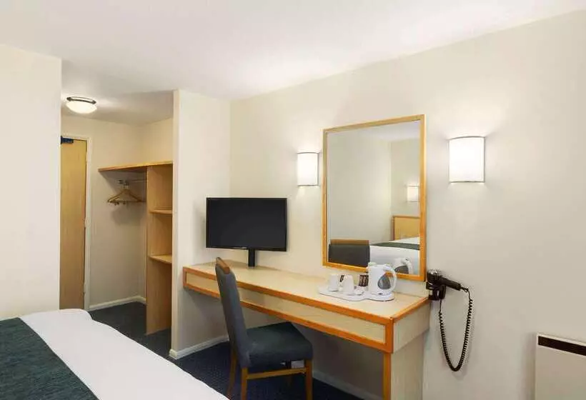 Hotel Days Inn Sutton Scotney South