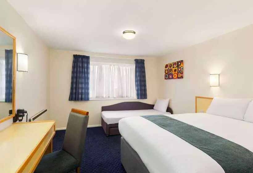 Hotel Days Inn Sutton Scotney South