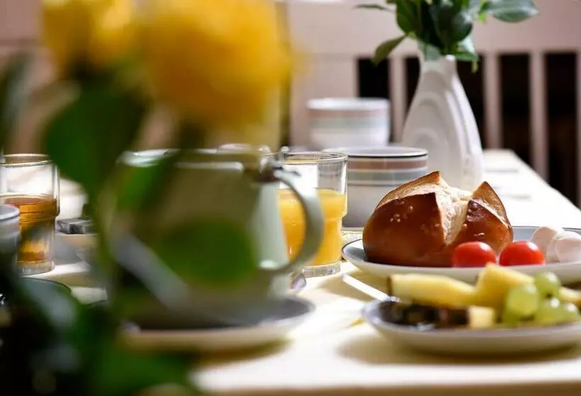 Отель Katharina Garni