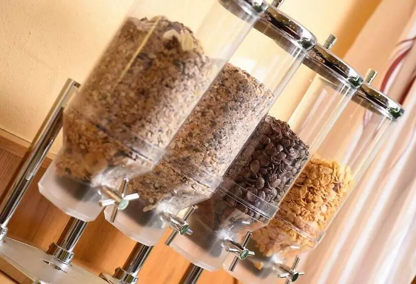 Отель Katharina Garni