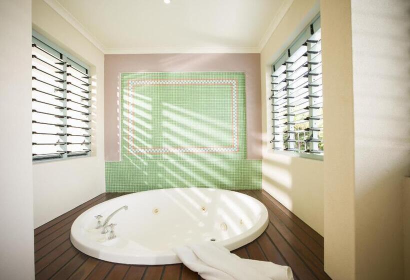 Hotel Mantra In The Village