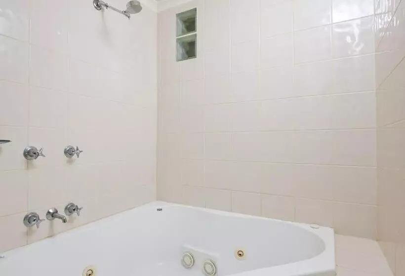 Hotel Mantra In The Village