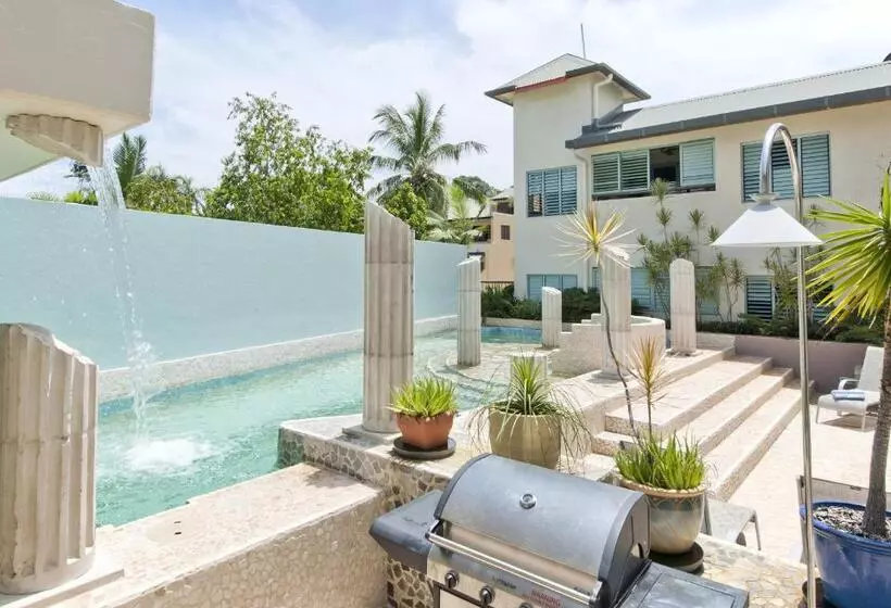 Hotel Mantra In The Village