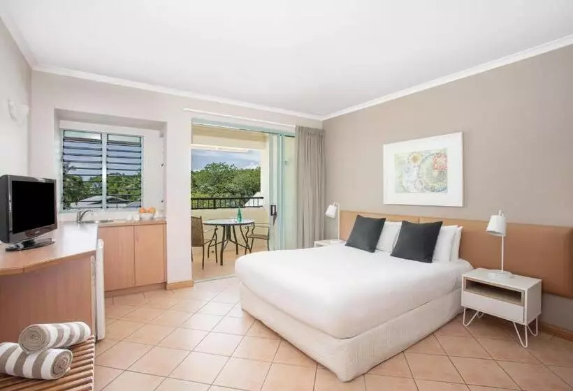 Hotel Mantra In The Village