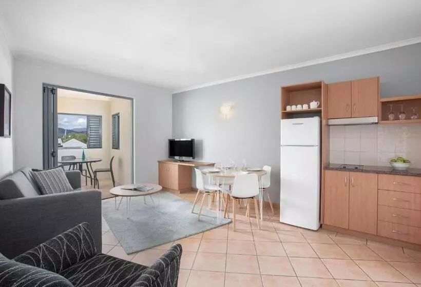 Hotel Mantra In The Village