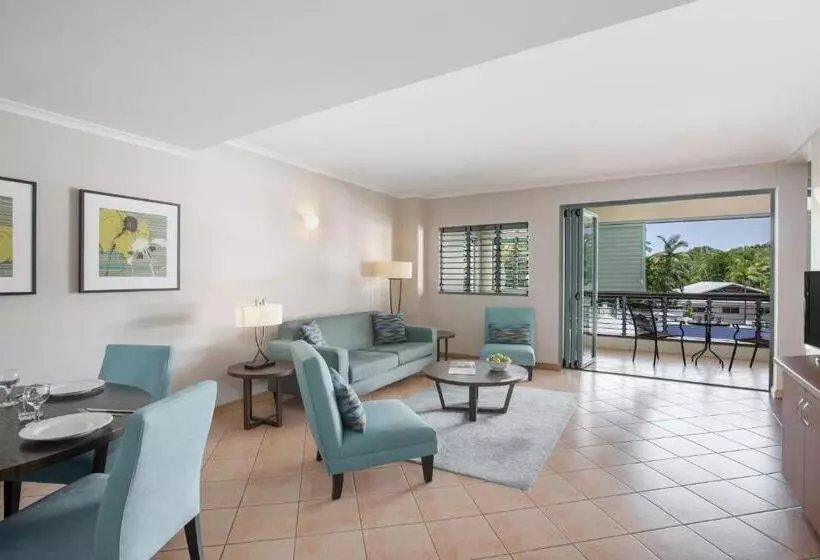 Hotel Mantra In The Village