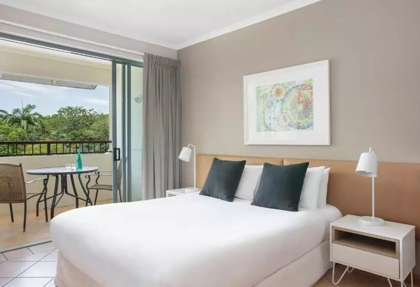 Hotel Mantra In The Village