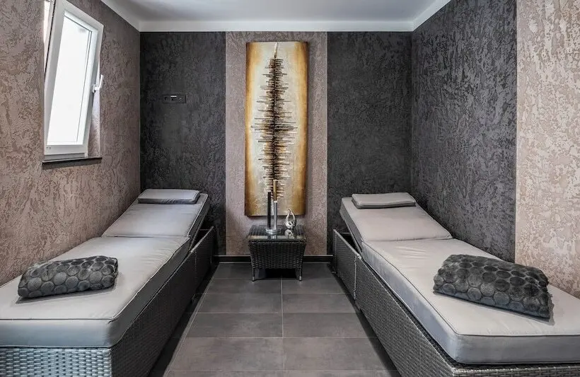 Hotelli Plaza Inn Heilbronn