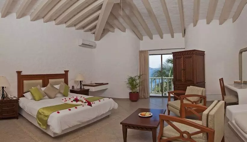 Отель Punta Serena & Resorts  Couples Only