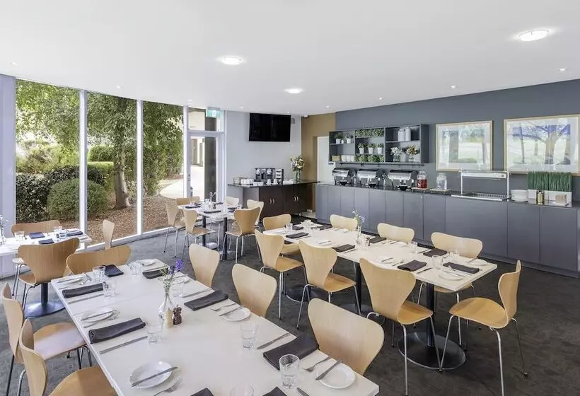 ホテル Ramada Encore Belconnen