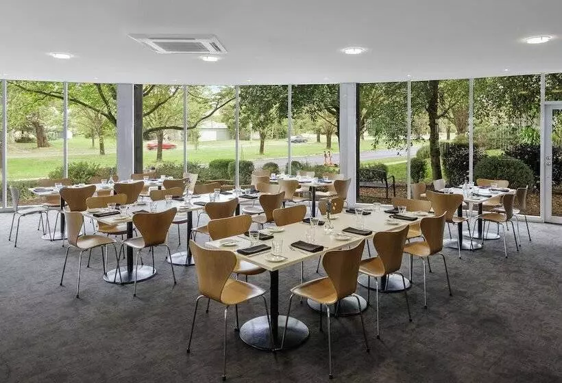 ホテル Ramada Encore Belconnen