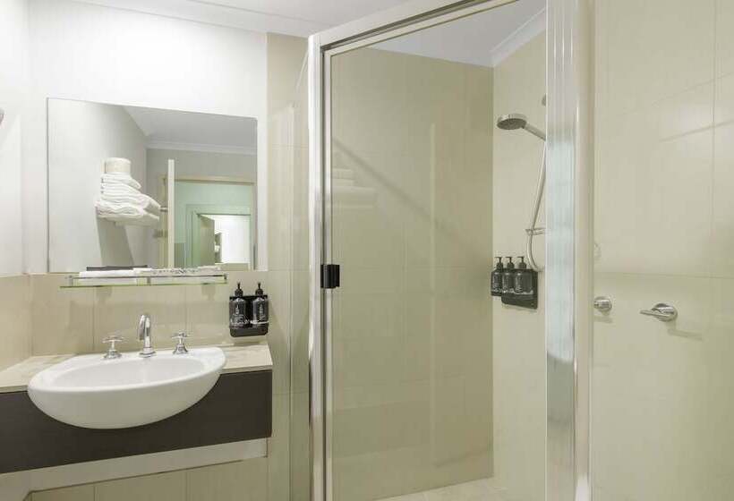 فندق Ramada Encore Belconnen