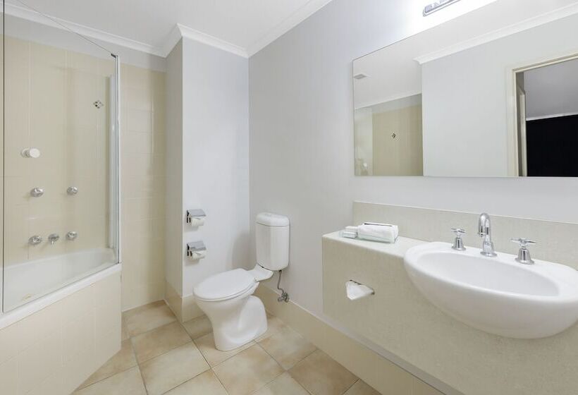 فندق Ramada Encore Belconnen