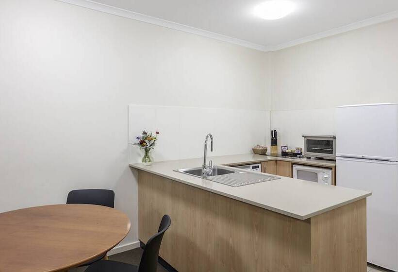 فندق Ramada Encore Belconnen