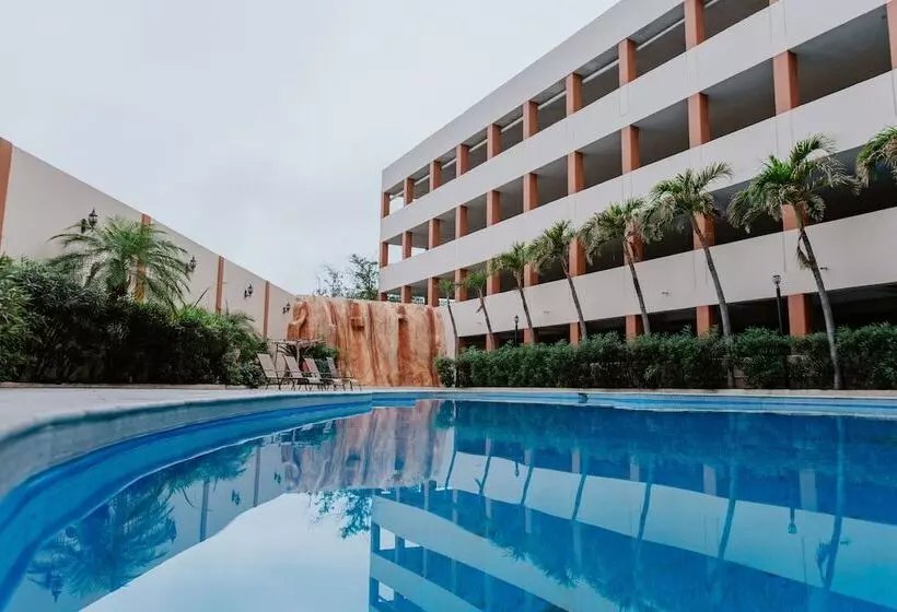 ホテル Royal Garden Reynosa