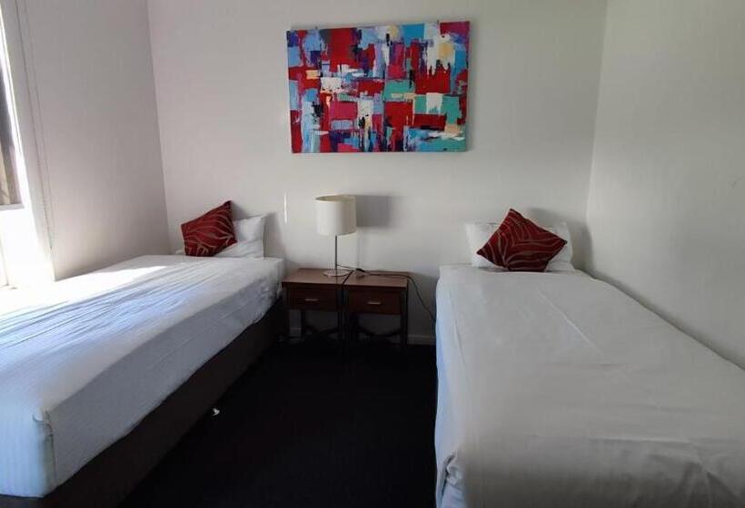 בית מלון כפרי South Yarra Central Apartment