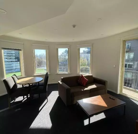 Отель South Yarra Central Apartment