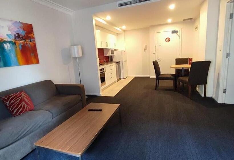 בית מלון כפרי South Yarra Central Apartment