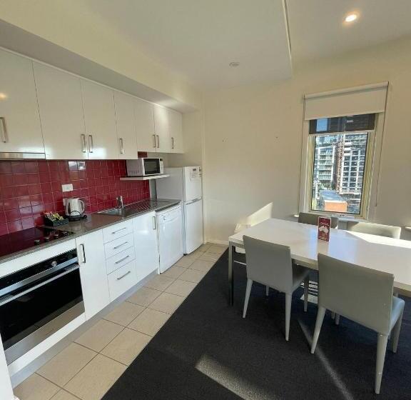 בית מלון כפרי South Yarra Central Apartment