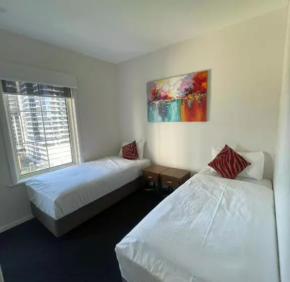 Отель South Yarra Central Apartment