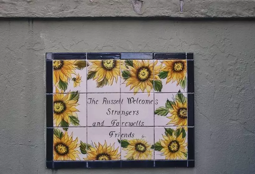 Отель The Russell Boutique