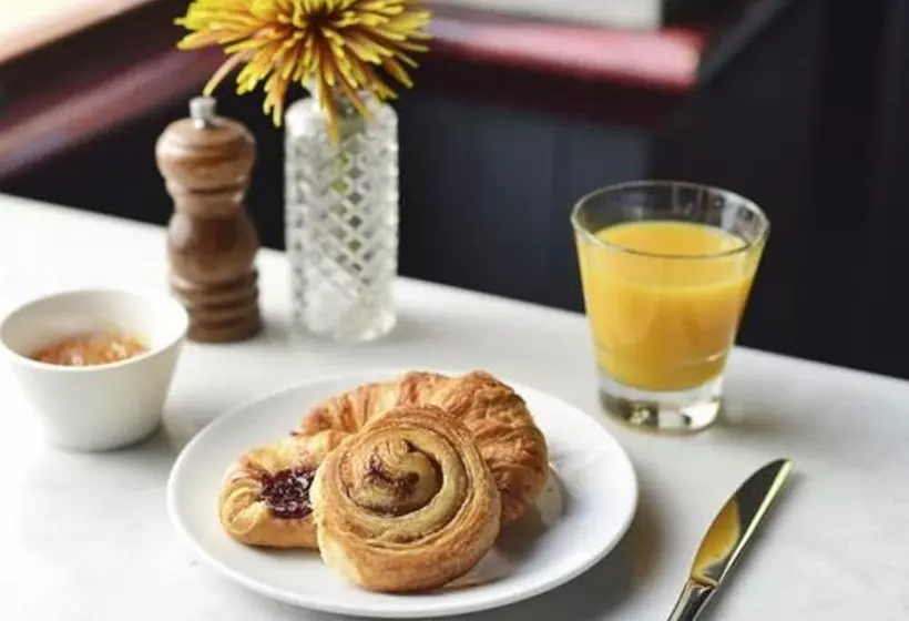 Отель The Russell Boutique