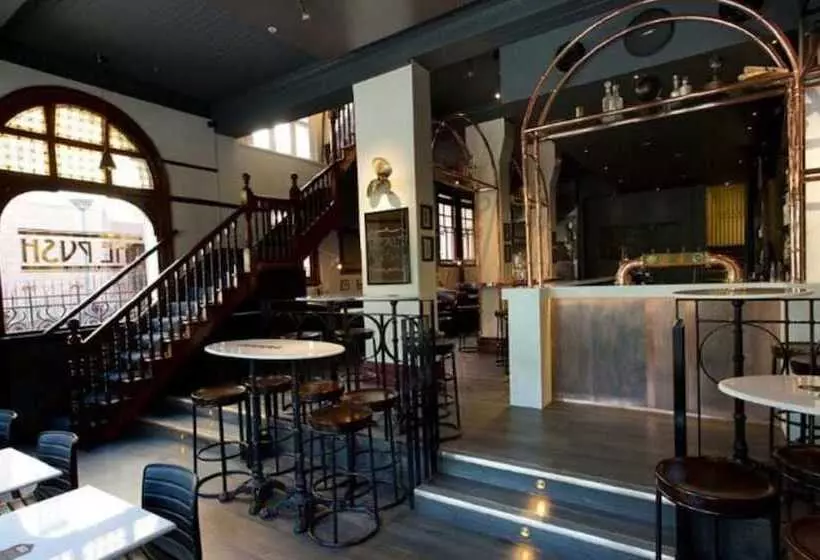 Отель The Russell Boutique